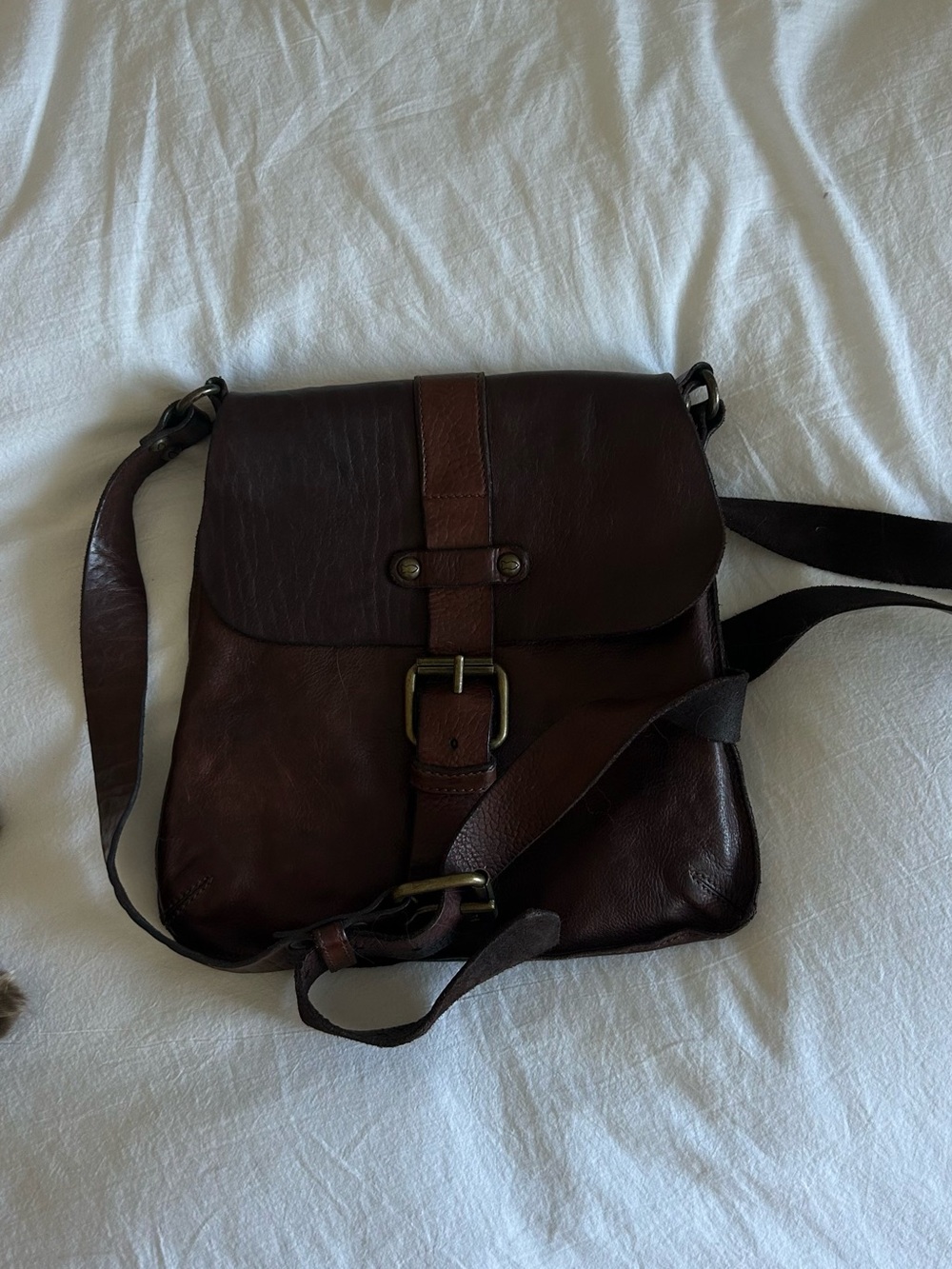 Campomaggi Dark Brown Leather Crossbody Bag with Buckle Detail